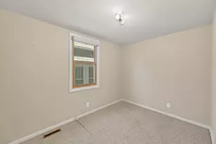 226 E Rosedale Ave, Milwaukee, WI 53207 - Photo 14