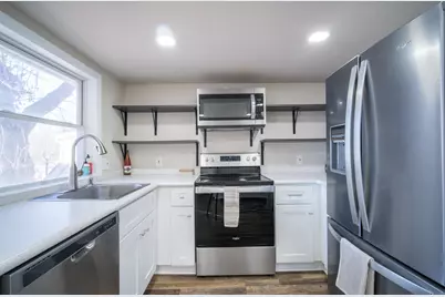 7174  Pleasant Dr, Barton, WI 53090 - Photo 8