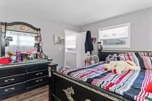 6918 W Grantosa Dr, Milwaukee, WI 53218 - Photo 6