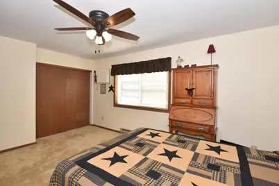 4502 S Greenridge Cir, Greenfield, WI 53220 - Photo 28