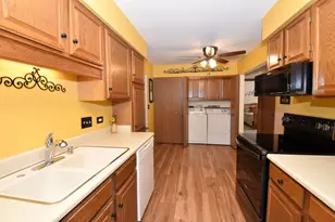 4502 S Green Ridge Cir, Greenfield, WI 53220 - Photo 14