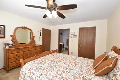 4502 S Greenridge Cir, Greenfield, WI 53220 - Photo 24