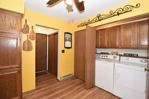 4502 S Green Ridge Cir, Greenfield, WI 53220 - Photo 20