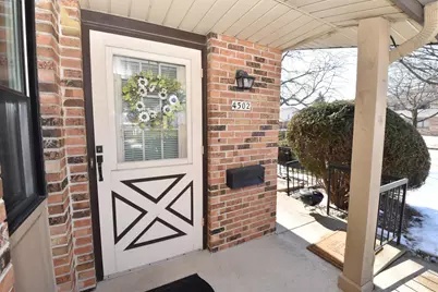 4502 S Greenridge Cir, Greenfield, WI 53220 - Photo 2