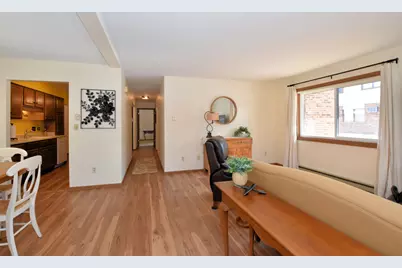 4502 S Greenridge Cir, Greenfield, WI 53220 - Photo 8