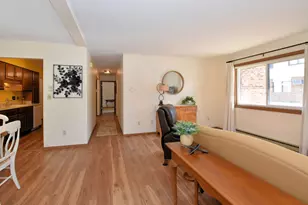 4502 S Green Ridge Cir, Greenfield, WI 53220 - Photo 8