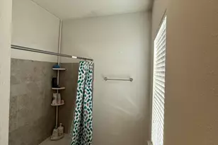 2523 W Garfield Ave, Milwaukee, WI 53205 - Photo 8