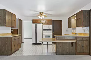 1226 Market Pl, Waukesha, WI 53189 - Photo 4