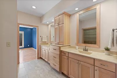 W126N7852  Riverview Ln #51, Menomonee Falls, WI 53051 - Photo 24