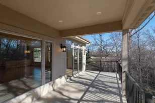 W126N7852 Riverview Ln, Menomonee Falls, WI 53051 - Photo 16