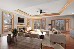 W126N7852 Riverview Ln, Menomonee Falls, WI 53051 - Photo 8