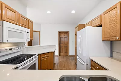 5293 S Acorn Ln, Greenfield, WI 53221 - Photo 8