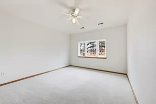 5293 S Acorn Ln, Greenfield, WI 53221 - Photo 10