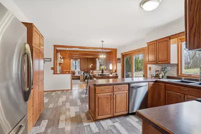 8755 W Meadow Ln, Franklin, WI 53132 - Photo 4