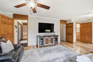 8755 W Meadow Ln, Franklin, WI 53132 - Photo 14