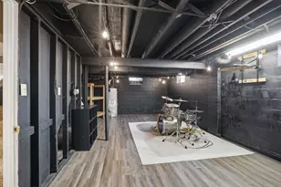 8755 W Meadow Ln, Franklin, WI 53132 - Photo 34