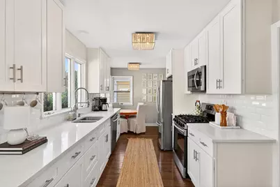 827 W La Salle Ave, Glendale, WI 53209 - Photo 8