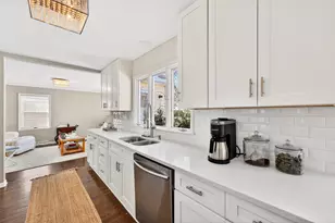 827 W La Salle Ave, Glendale, WI 53209 - Photo 14