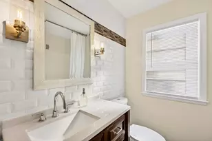 827 W La Salle Ave, Glendale, WI 53209 - Photo 22