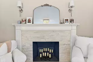 827 W La Salle Ave, Glendale, WI 53209 - Photo 6