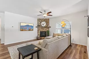 532 Wild Oak Rd, Hartland, WI 53029 - Photo 6