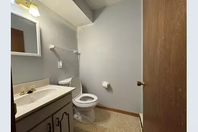 3127 W Canterbury Rd, Greenfield, WI 53221 - Photo 18