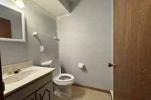 3127 W Canterbury Rd, Greenfield, WI 53221 - Photo 18