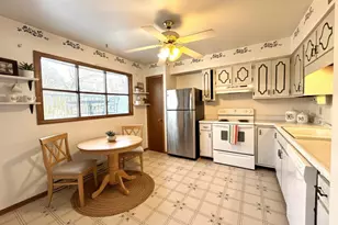 3127 W Canterbury Rd, Greenfield, WI 53221 - Photo 6