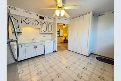 3127 W Canterbury Rd, Greenfield, WI 53221 - Photo 8