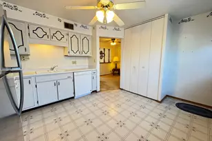 3127 W Canterbury Rd, Greenfield, WI 53221 - Photo 8