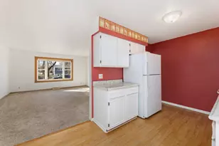 1605 Cliffview Dr, Holmen, WI 54636 - Photo 10