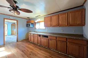 1929 N 18th St, Milwaukee, WI 53205 - Photo 4