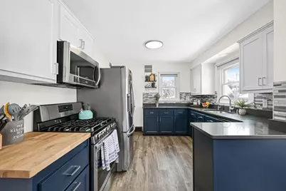 8202 W Center St, Milwaukee, WI 53222 - Photo 10