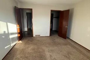 7721 N 60th St, Milwaukee, WI 53223 - Photo 12