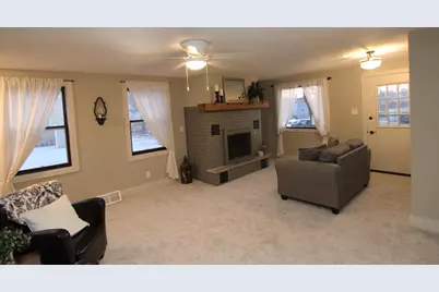 1303 S 9th St, Watertown, WI 53094 - Photo 4