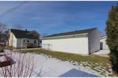 1303 S 9th St, Watertown, WI 53094 - Photo 20