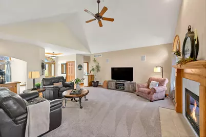 N21W26622  Cattail Ct, Pewaukee, WI 53072 - Photo 20