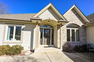 N21W26622 Cattail Ct, Pewaukee, WI 53072 - Photo 4