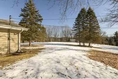 S58W25347  Crest Dr, Waukesha, WI 53189 - Photo 12