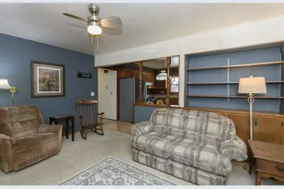 S58W25347  Crest Dr, Waukesha, WI 53189 - Photo 32