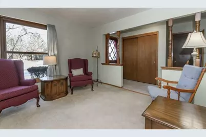 S58W25347  Crest Dr, Waukesha, WI 53189 - Photo 14