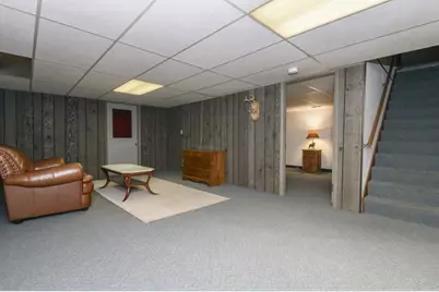 S58W25347  Crest Dr, Waukesha, WI 53189 - Photo 52