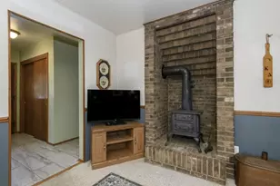 S58W25347 Crest Dr, Waukesha, WI 53189 - Photo 28