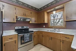 S58W25347 Crest Dr, Waukesha, WI 53189 - Photo 22