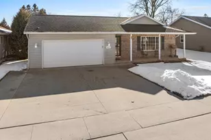 4017 Delta St, Manitowoc, WI 54220 - Photo 30