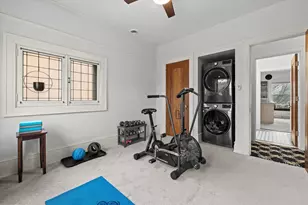 2237 N Lake Dr, Milwaukee, WI 53202 - Photo 22