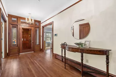 2237 N Lake Dr, Milwaukee, WI 53202 - Photo 30