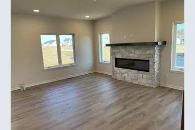 1367  Scotsland Ln, Oconomowoc, WI 53066 - Photo 8