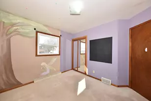 1329 N 11th Ave, West Bend, WI 53090 - Photo 16