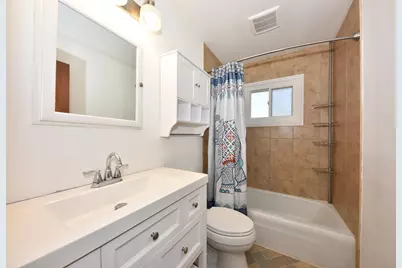 1329 N 11th Ave, West Bend, WI 53090 - Photo 12